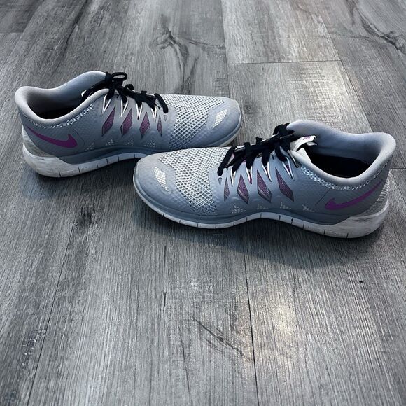 Nike Free 5.0 Women's Size 8 Running Shoes Grey Pink Tennis Athletic Gym - Picture 5 of 9